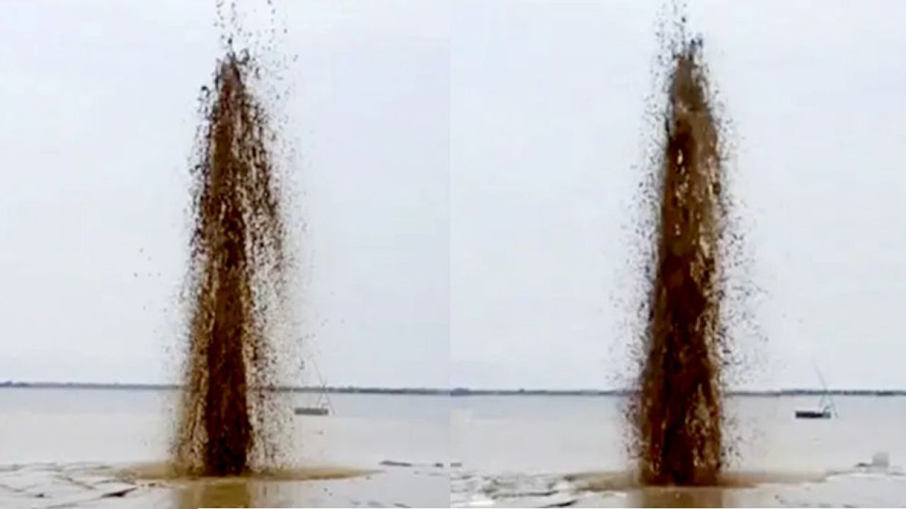 সুনামগঞ্জে হাওরের পানি থেকে উঠছে ‘গ্যাস’