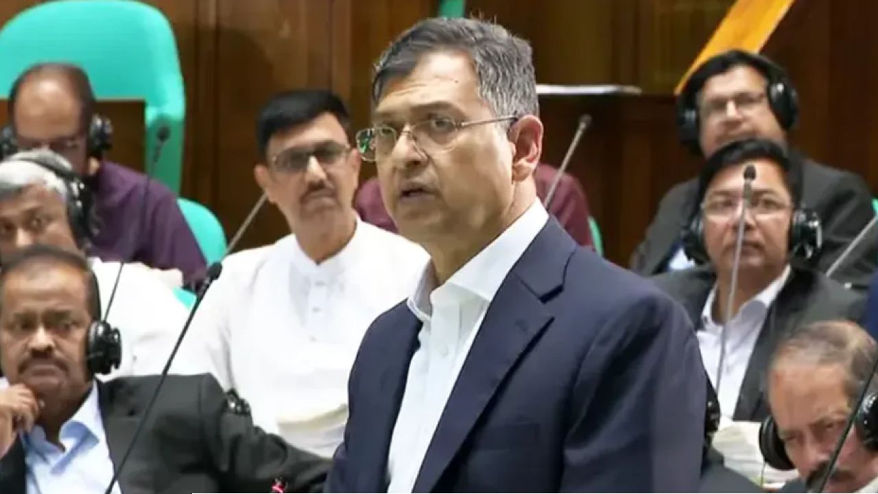 ঋণ নিয়ে সংসদে স্বরাষ্ট্রমন্ত্রীর ভুল তথ্য