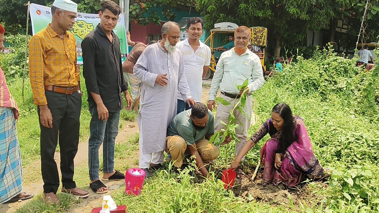 বন্দরে &lsquo;৫ বছরে ২৫ কোটি বৃক্ষরোপণ&rsquo; কর্মসূচির উদ্বোধন