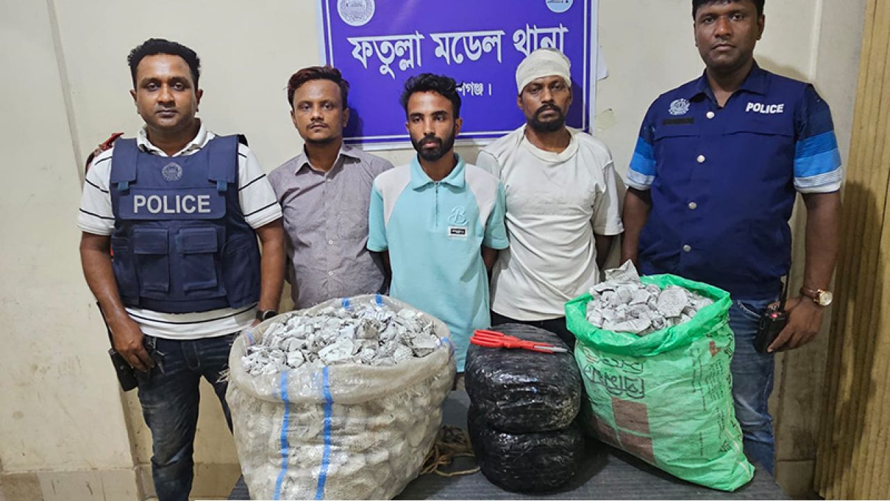 পুলিশ মাদক ব্যবসায়ী গুলি বিনিময় পুলিশসহ আহত ৮ গ্রেফতার ৩