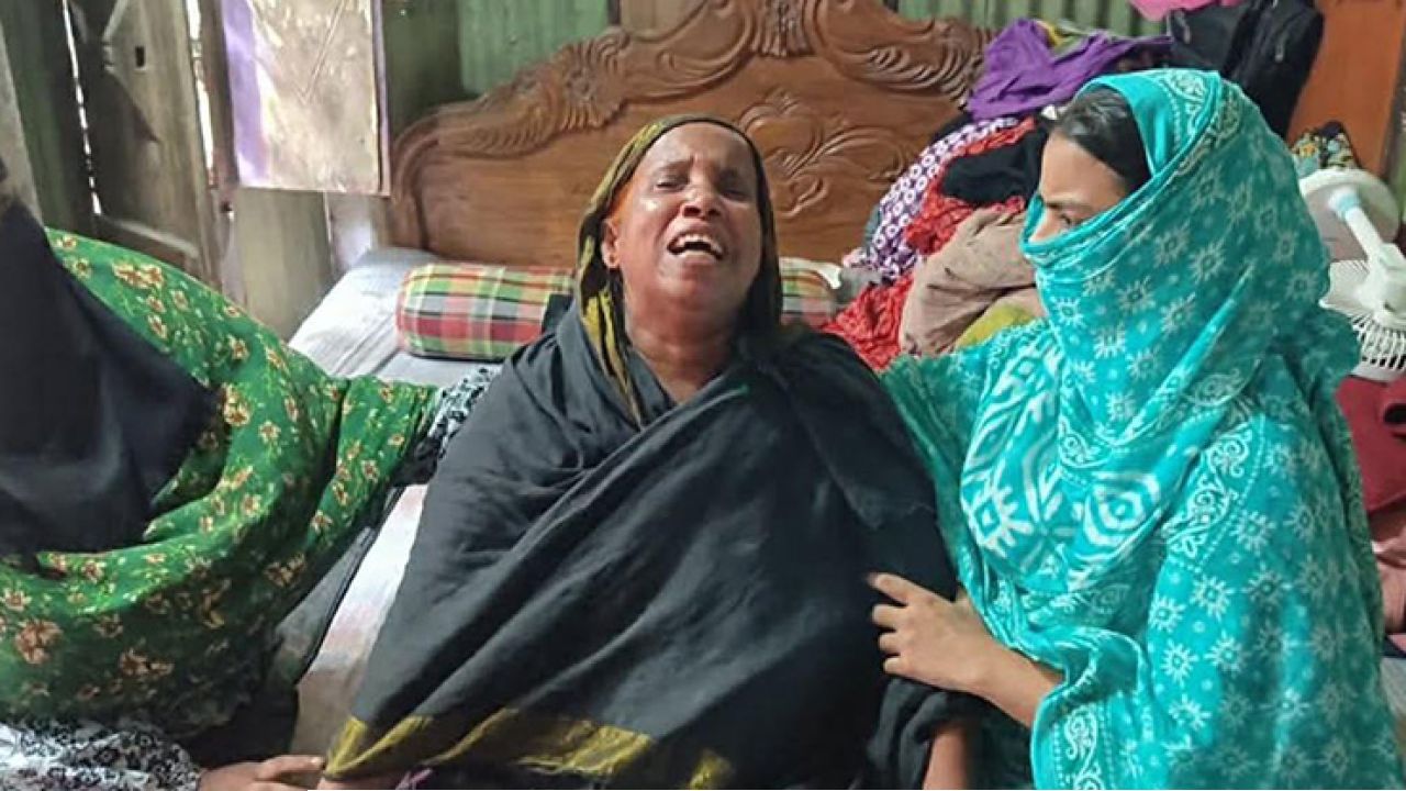 বন্দরে পাওনা টাকা চাওয়ায় ইউপি সদস্যের মারধরে প্রাণ হারালেন বৃদ্ধ