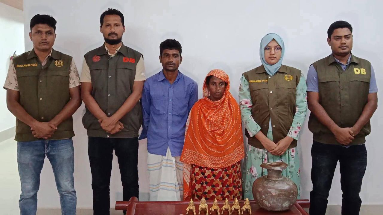 রানীশংকৈলে স্বর্ণের মূর্তির ফাঁদে গ্রেপ্তার ২