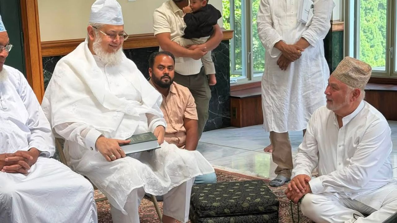 ফিলাডেলফিয়ায় বাওয়া মুহাইয়্যাদ্দীন রহ.-এর মাজার জিয়ারত