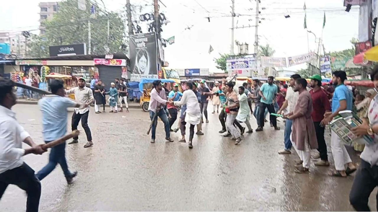নারায়ণগঞ্জে ছাত্রদল-ছাত্রশিবির সংঘর্ষ, আহত ৭
