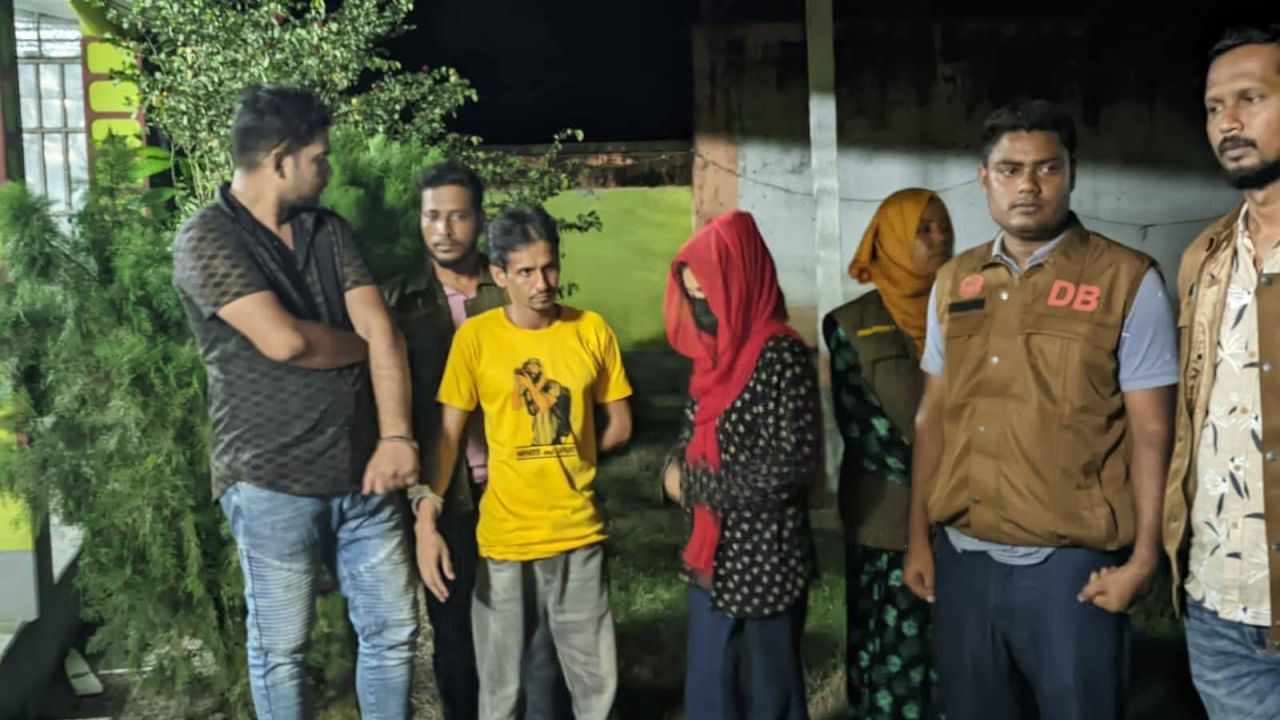 ঠাকুরগাঁওয়ে স্বপ্ন জগৎ পার্কে ডিবির অভিযান, নারী-পুরুষসহ আটক কয়েকজন