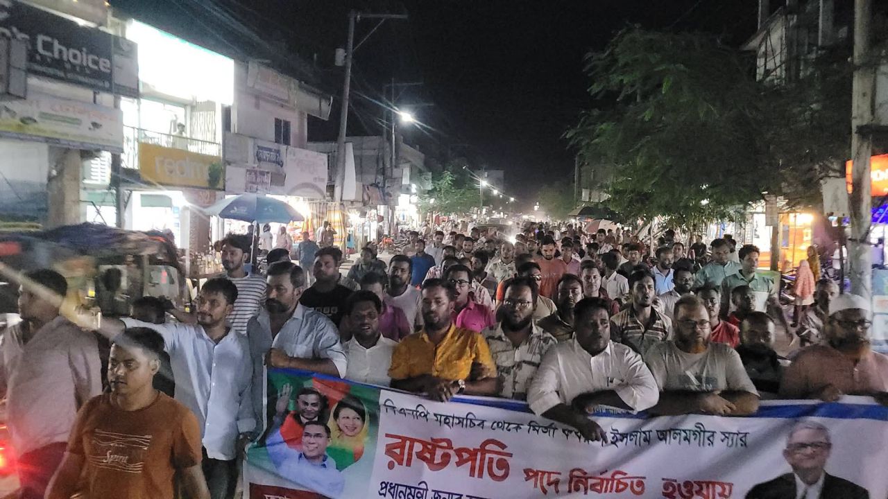 রাণীশংকৈলে মির্জা ফখরুলের রাষ্ট্রপতি নির্বাচনে বিএনপির আনন্দ মিছিল