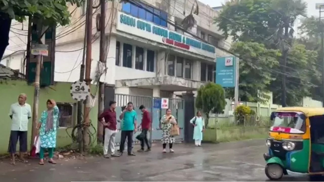 কলকাতায় হোটেল বন্ধ, রোগী নিয়ে বিপাকে বাংলাদেশিরা