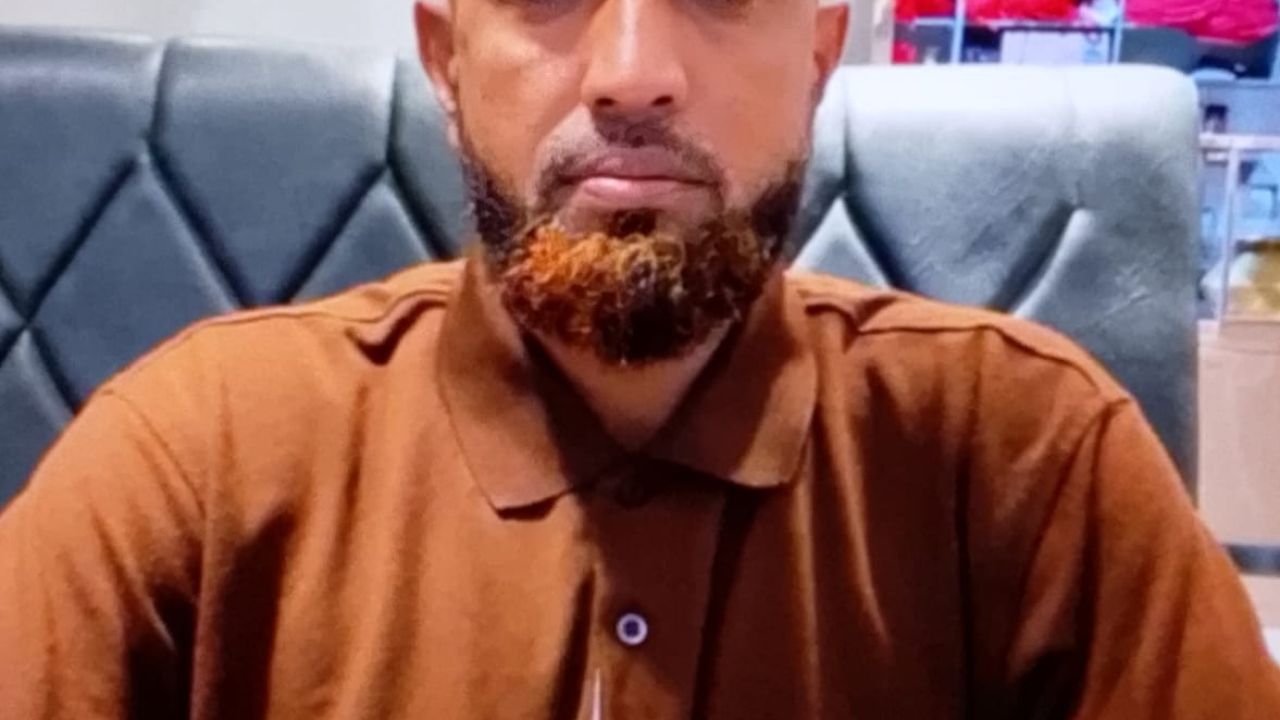 চট্টগ্রামে নতুন বিদ্যুৎ সংযোগের নামে শতাধিক মানুষের টাকা নেওয়ার অভিযোগ,গা-ঢাকা মিস্ত্রি মহিন