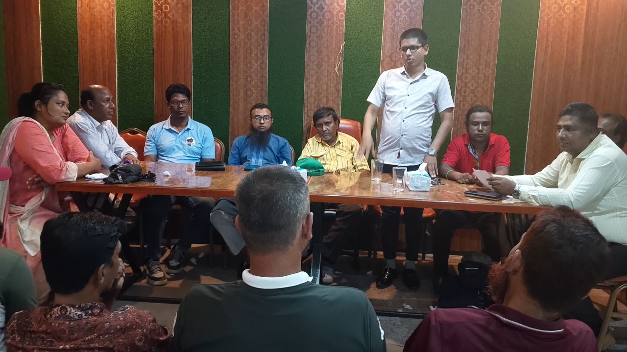 কুমিল্লায় সাংবাদিক নির্যাতন প্রতিরোধ কমিটির জরুরি সভা অনুষ্ঠিত