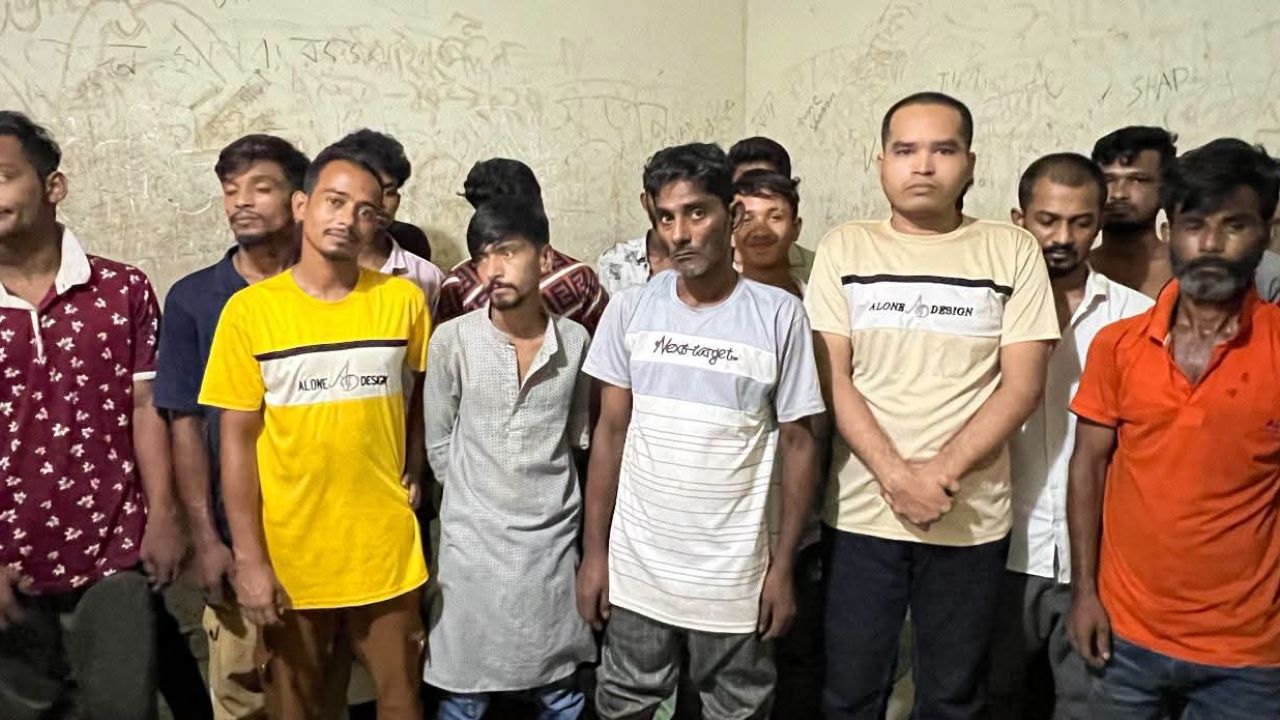 কুমিল্লায় ট্যাপেন্টাডলসহ গ্রেপ্তার ১ ছিনতাইকারী ১৪ সংক্ষিপ্ত বিচারে ১৯ জনের ৫ দিন করে কারাদণ্ড
