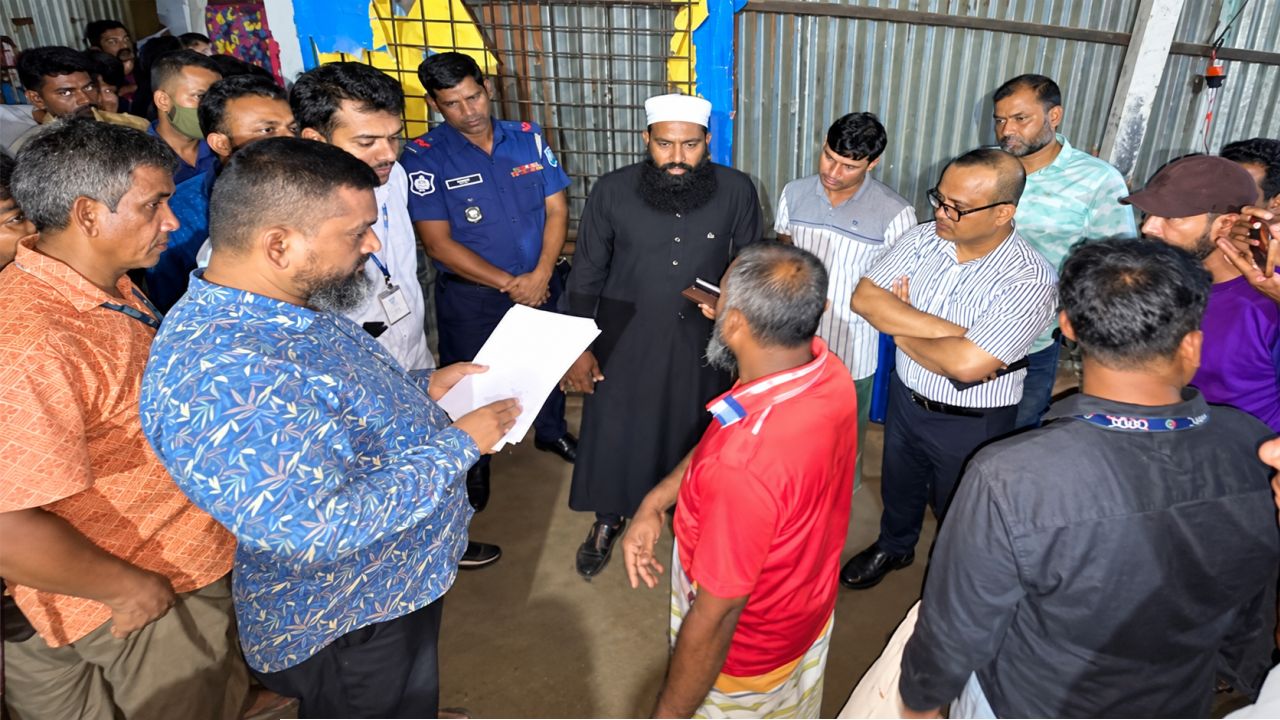 সিদ্ধিরগঞ্জে অটো রিক্সা গ্যারেজে অভিযান : ৪ লাখ টাকা জরিমানা