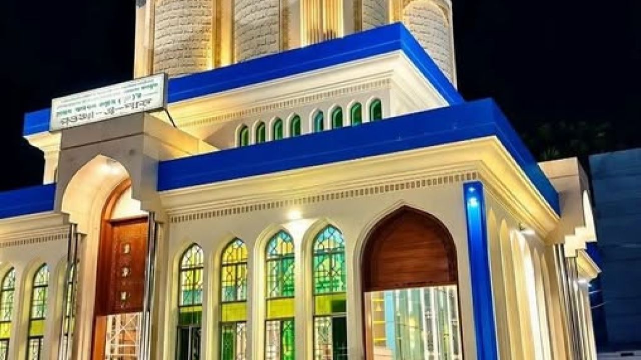 মাইজভান্ডার যেখানে মন থেমে যায় হৃদয় কথা বলে সাংবাদিক  শাহজাহান বাশার