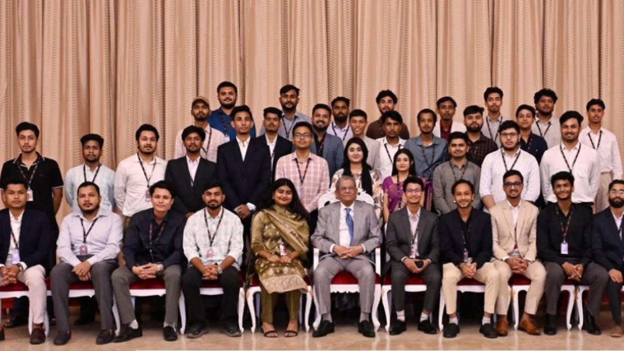 মাদকবিরোধী সামাজিক আন্দোলন গড়ে তুলতে তরুণদের আহ্বান রাষ্ট্রপতির